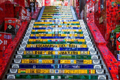 7 Cidades para Fãs de Música Visitarem Antes de Morrer (Prepare o Passaporte e o Spotify)