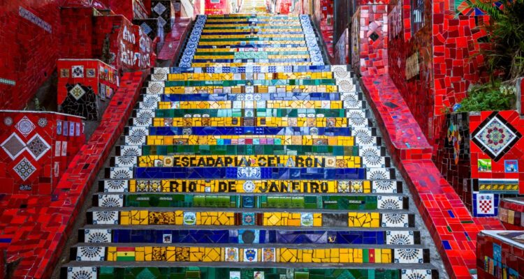 7 Cidades para Fãs de Música Visitarem Antes de Morrer (Prepare o Passaporte e o Spotify)