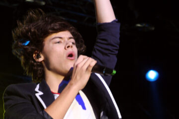 Harry Styles se apresentando ao vivo