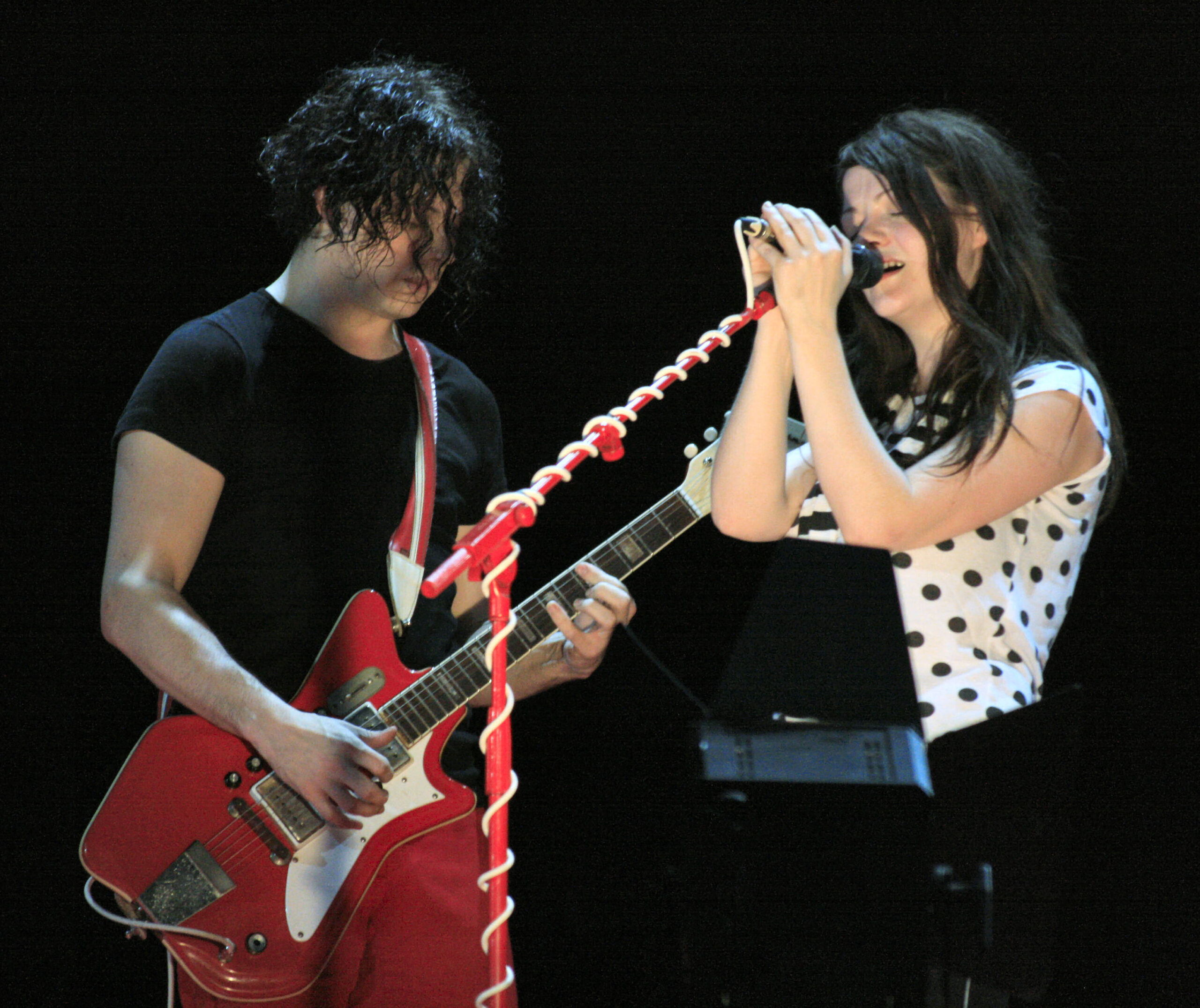 Jack White e Meg White, integrantes do The White Stripes