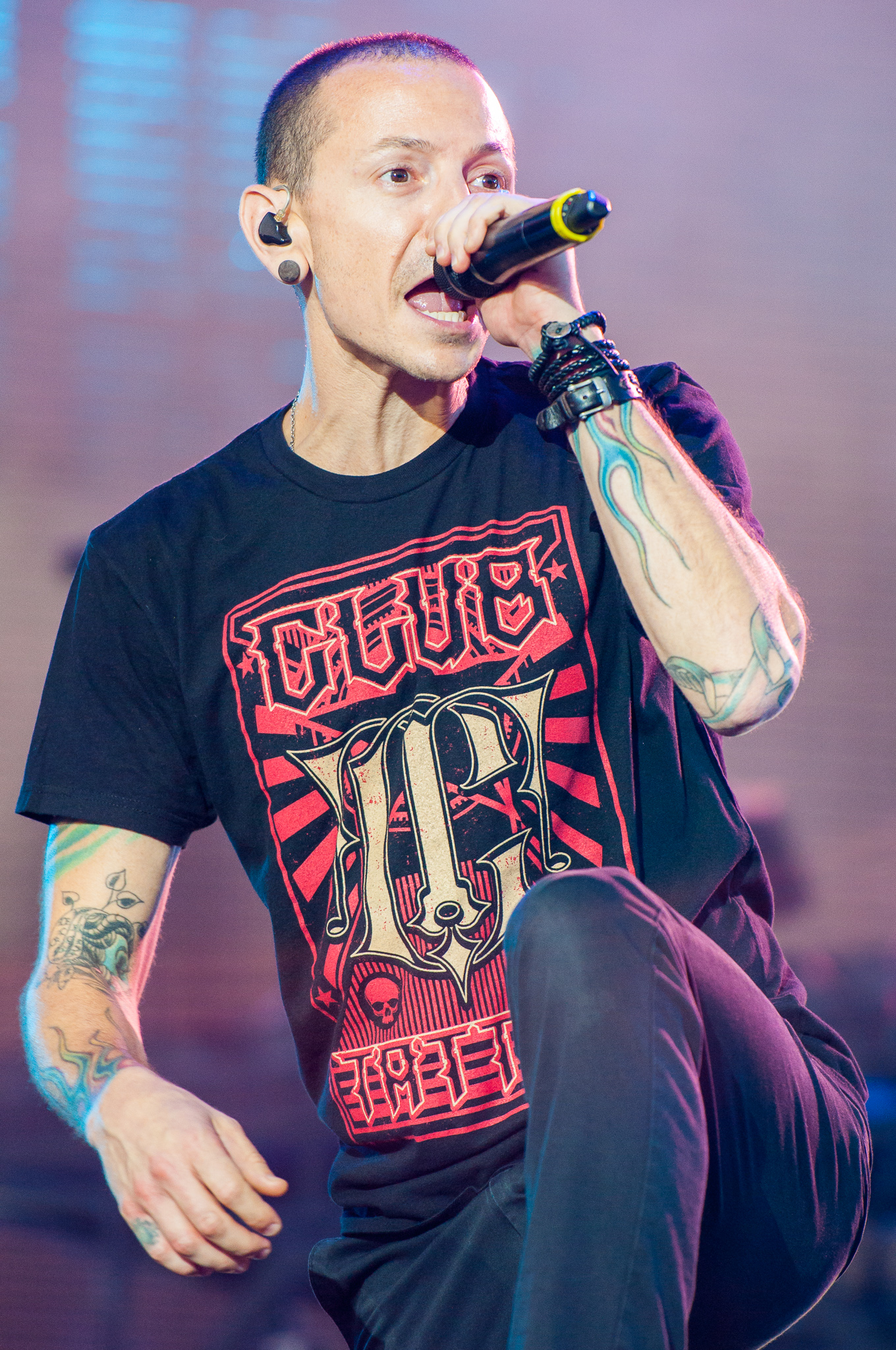 Linkin Park se apresentando ao vivo em um show de rock