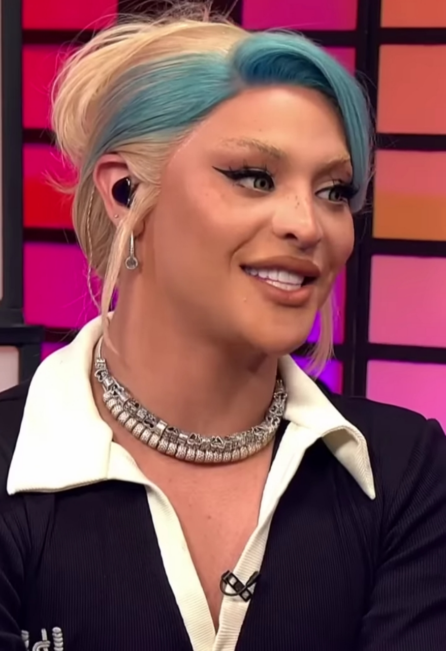 Pabllo Vittar se apresentando na TVZ 2024