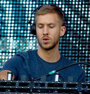 Calvin Harris em apresentação ao vivo como DJ, atração do Rock in Rio 2026
