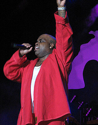 CeeLo Green se apresentando em show do Gnarls Barkley