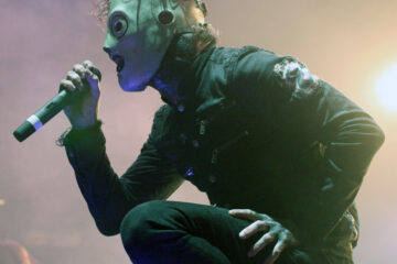 Corey Taylor, vocalista do Slipknot, se apresentando ao vivo