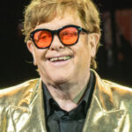 Elton John, que se apresenta no Rock in Rio 2026 com transmissão na TV aberta