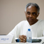 Gilberto Gil se apresentando, artista citado no texto sobre seu possível último show no Rock in Rio 2026