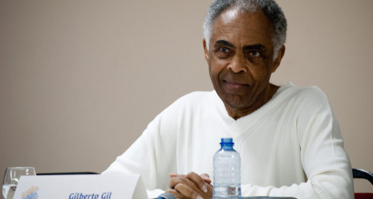 Gilberto Gil se apresentando, artista citado no texto sobre seu possível último show no Rock in Rio 2026