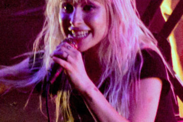 Hayley Williams, vocalista do Paramore, em apresentação em 2017