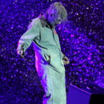 Membros do Slipknot se apresentando ao vivo no palco