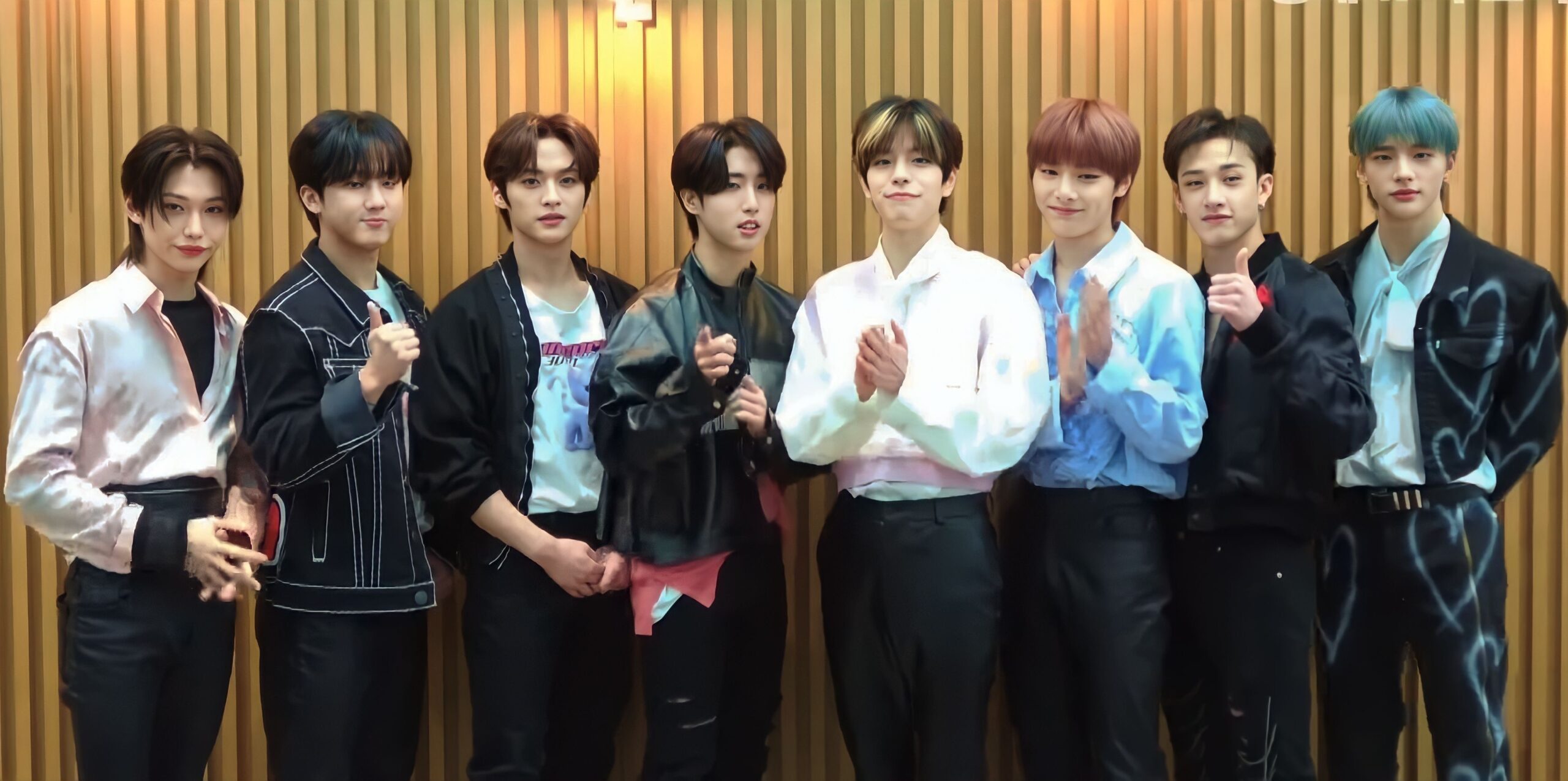 Stray Kids em apresentação ao vivo