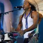 Carlinhos Brown em apresentação