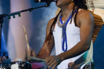 Carlinhos Brown em apresentação