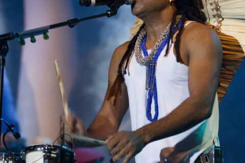 Carlinhos Brown em apresentação