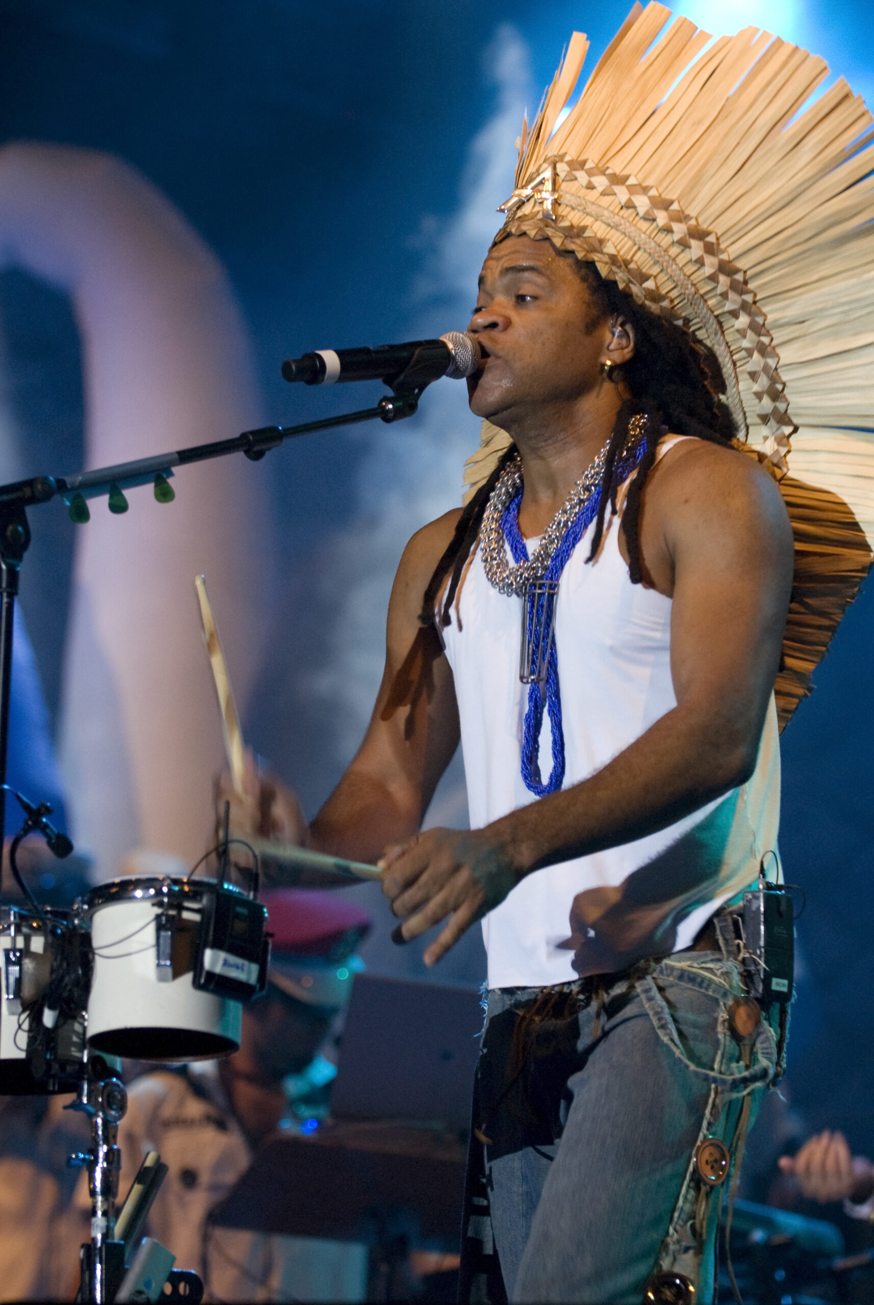 Carlinhos Brown em apresentação