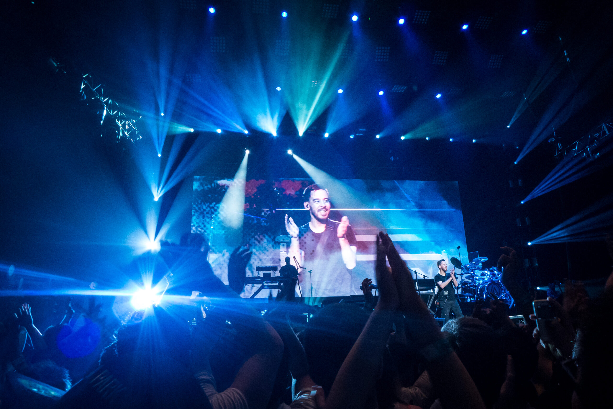 Linkin Park se apresentando ao vivo no festival Soundwave em 2013